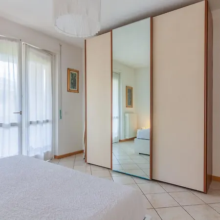 Sunflowers Апартаменты *