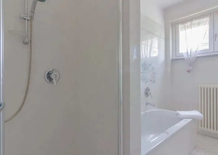 Sunflowers 公寓 曼代洛-德尔拉里奥