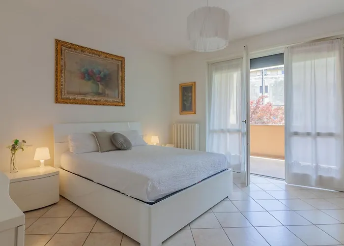 아파트 Sunflowers