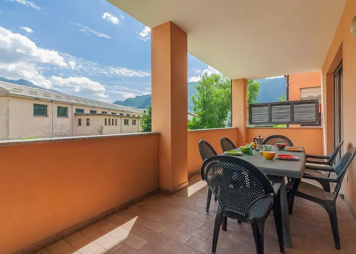 아파트 Sunflowers