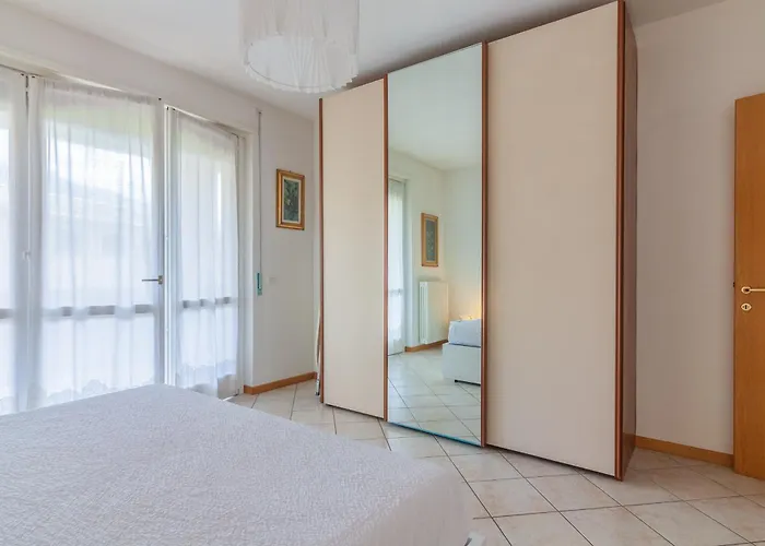 Sunflowers アパート *