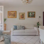Sunflowers Apartment